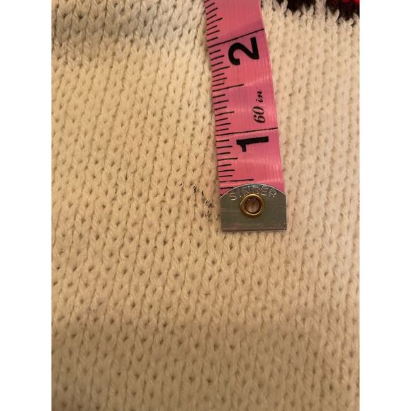 70's fair aisle knit poncho white, red and gold.  Costume or Retro - Picture 9 of 9